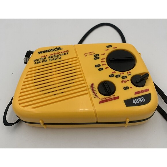Vintage Windsor AM/FM Radio Water Resistant  In Original Box. - Picture 2 of 9